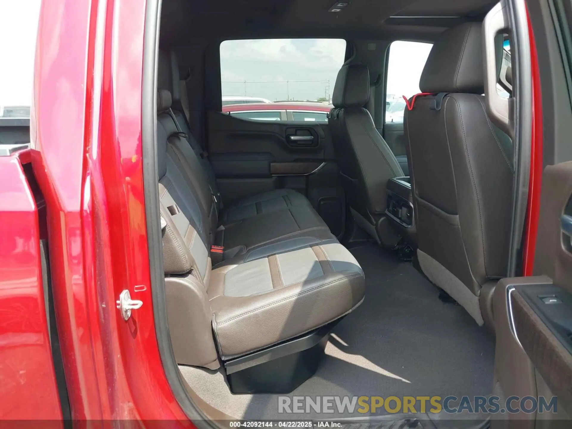 8 Photograph of a damaged car 3GTU9FEL6NG180648 GMC SIERRA 1500 LIMITED 2022