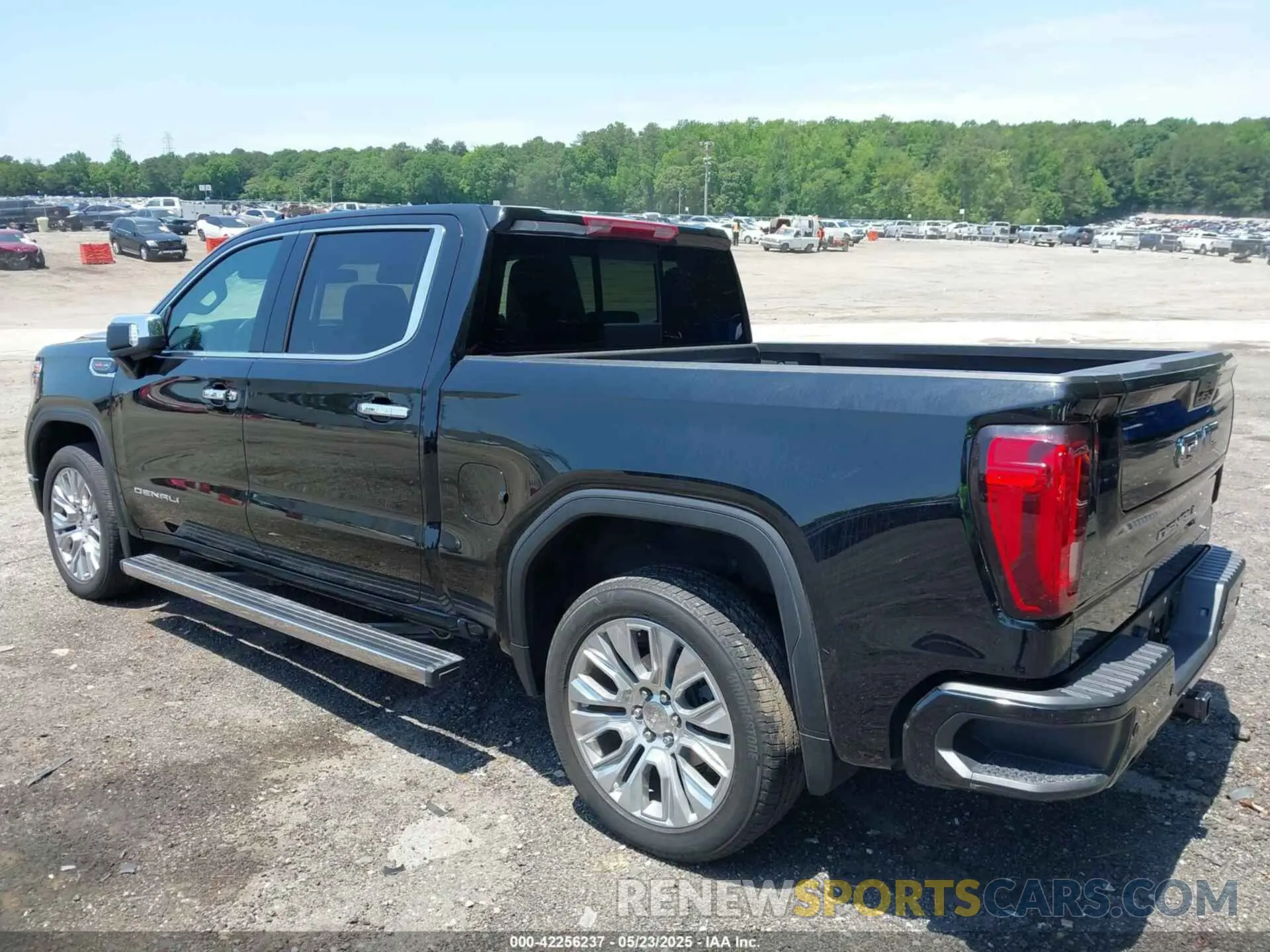 14 Photograph of a damaged car 3GTU9FEL6NG182447 GMC SIERRA 1500 LIMITED 2022