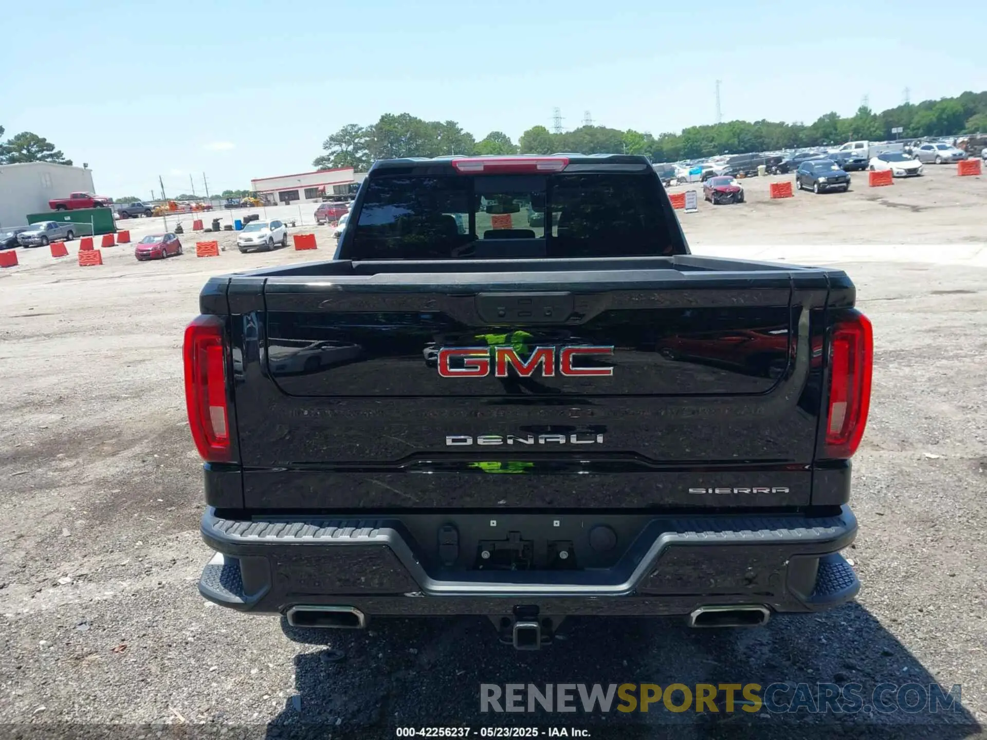 16 Photograph of a damaged car 3GTU9FEL6NG182447 GMC SIERRA 1500 LIMITED 2022