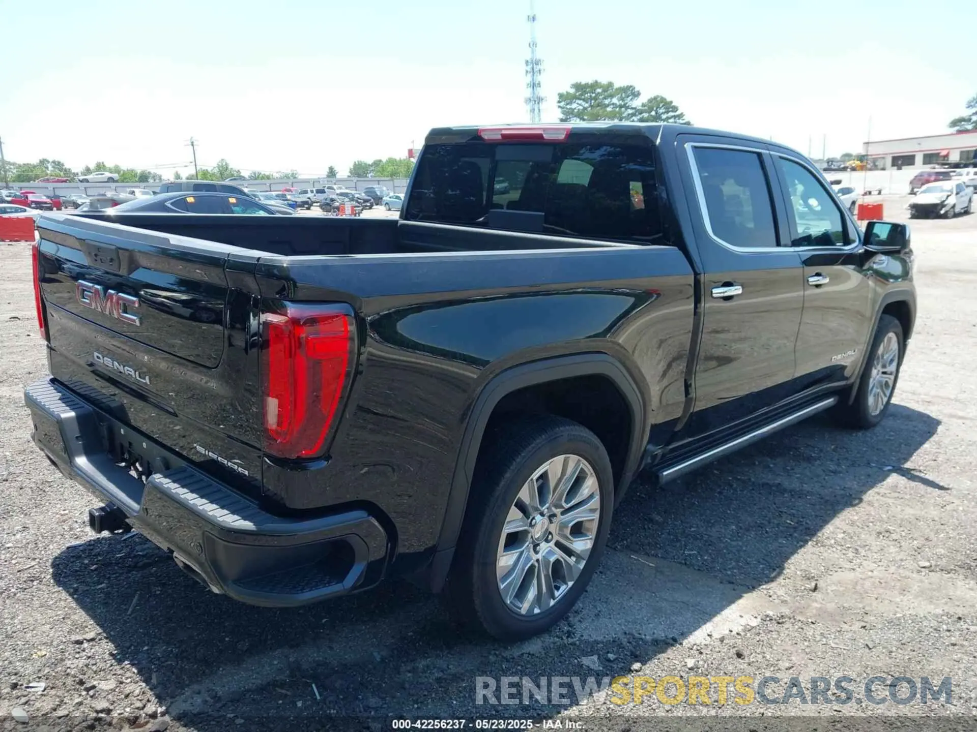 4 Photograph of a damaged car 3GTU9FEL6NG182447 GMC SIERRA 1500 LIMITED 2022