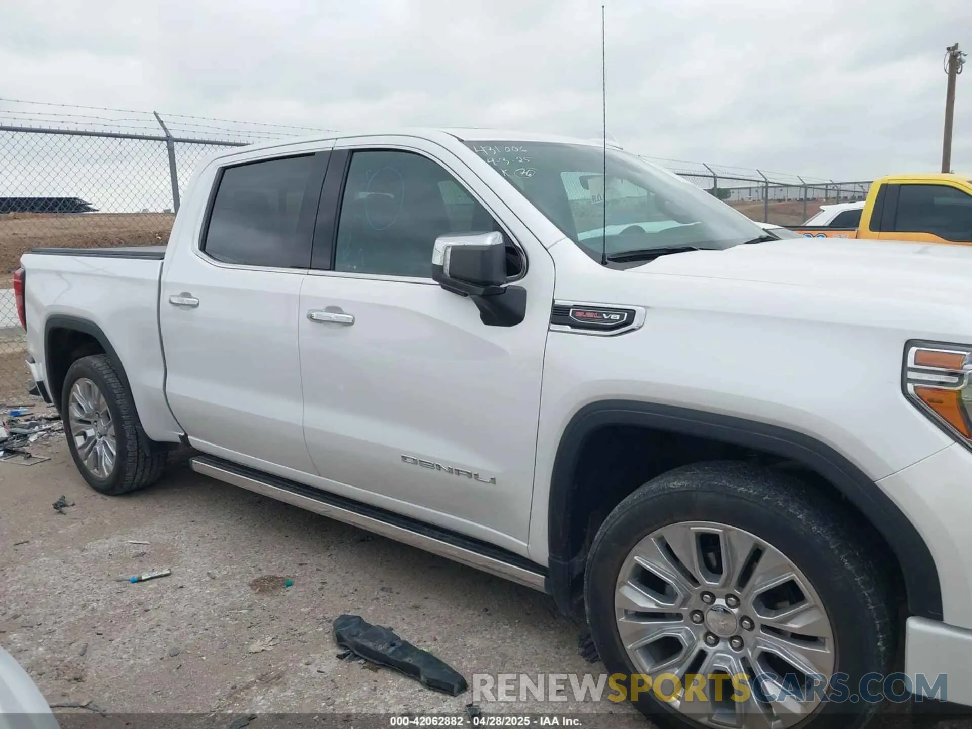 13 Photograph of a damaged car 3GTU9FELXNG127029 GMC SIERRA 1500 LIMITED 2022