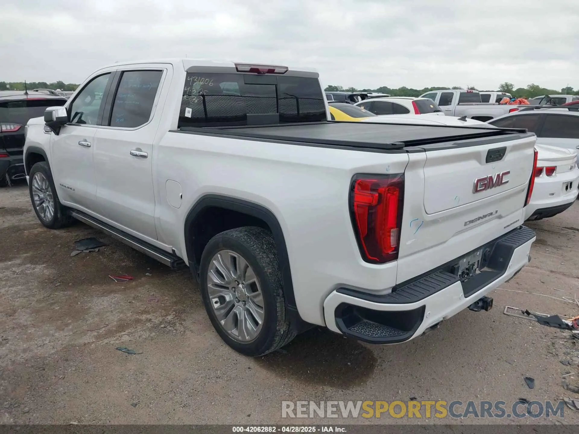 3 Photograph of a damaged car 3GTU9FELXNG127029 GMC SIERRA 1500 LIMITED 2022