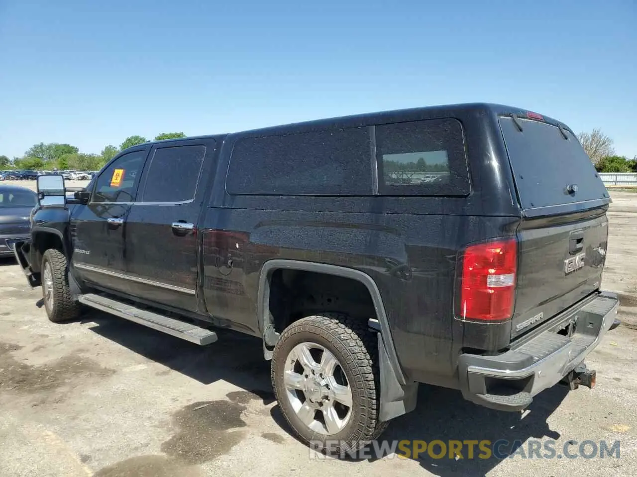 2 Photograph of a damaged car 1GT12REG9KF262852 GMC SIERRA 2019