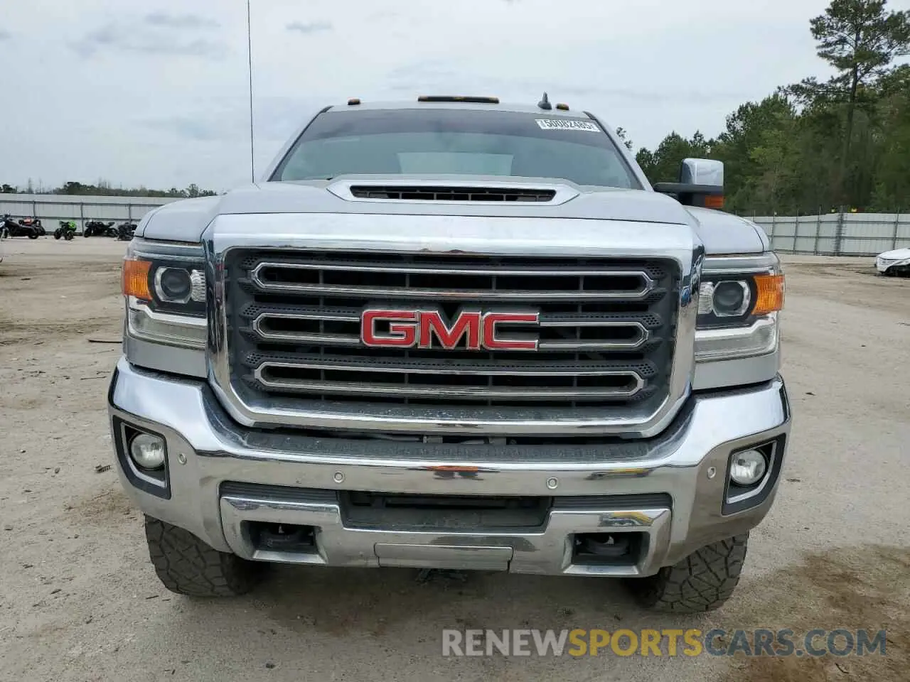 5 Photograph of a damaged car 1GT12REY3KF236787 GMC SIERRA 2019