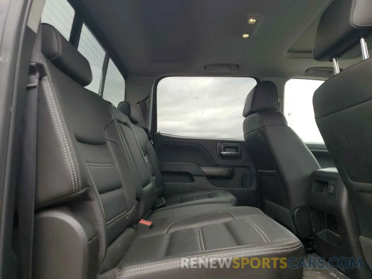 10 Photograph of a damaged car 1GT12SEG6KF192735 GMC SIERRA 2019
