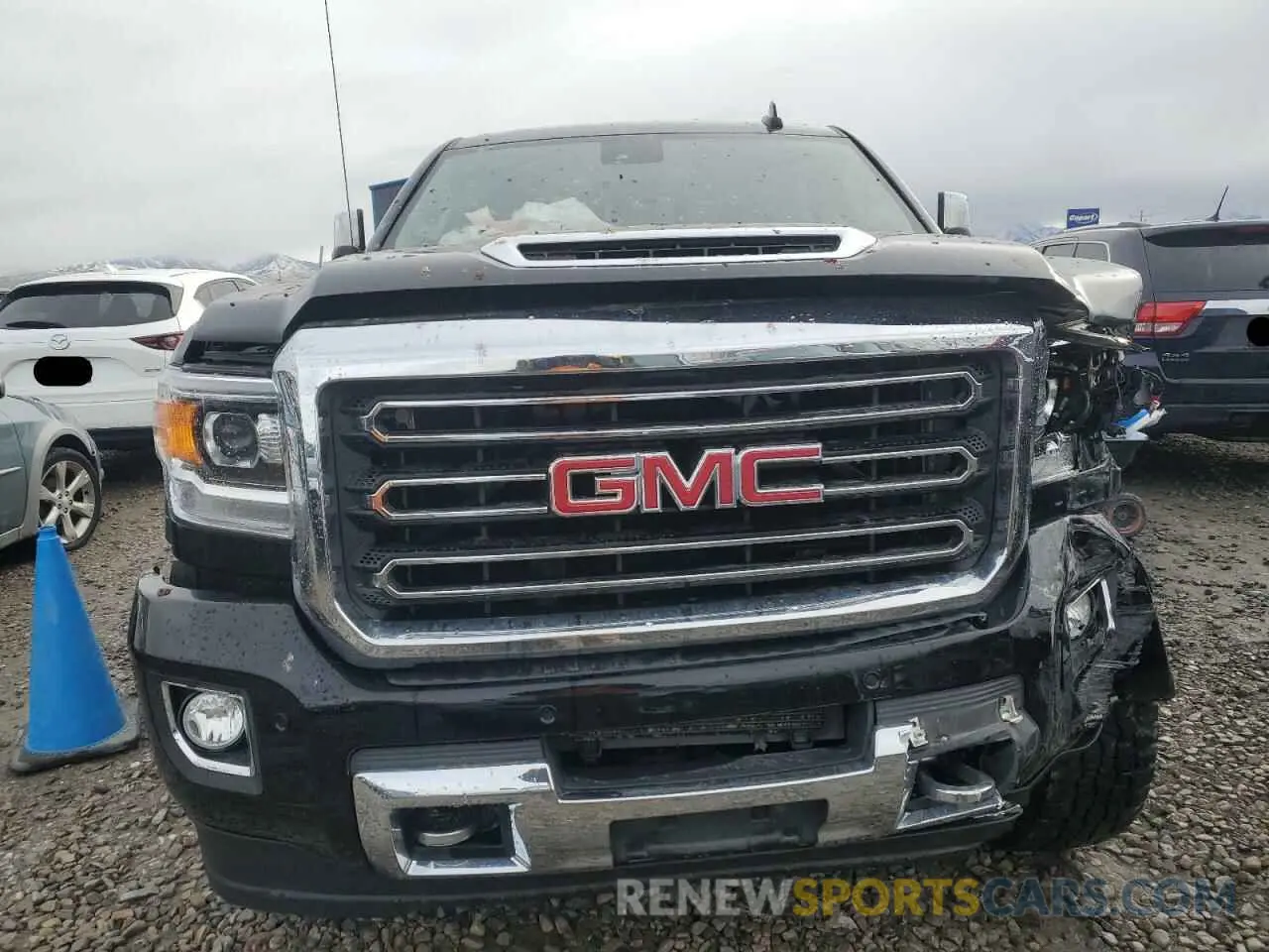 5 Photograph of a damaged car 1GT12SEY1KF254082 GMC SIERRA 2019