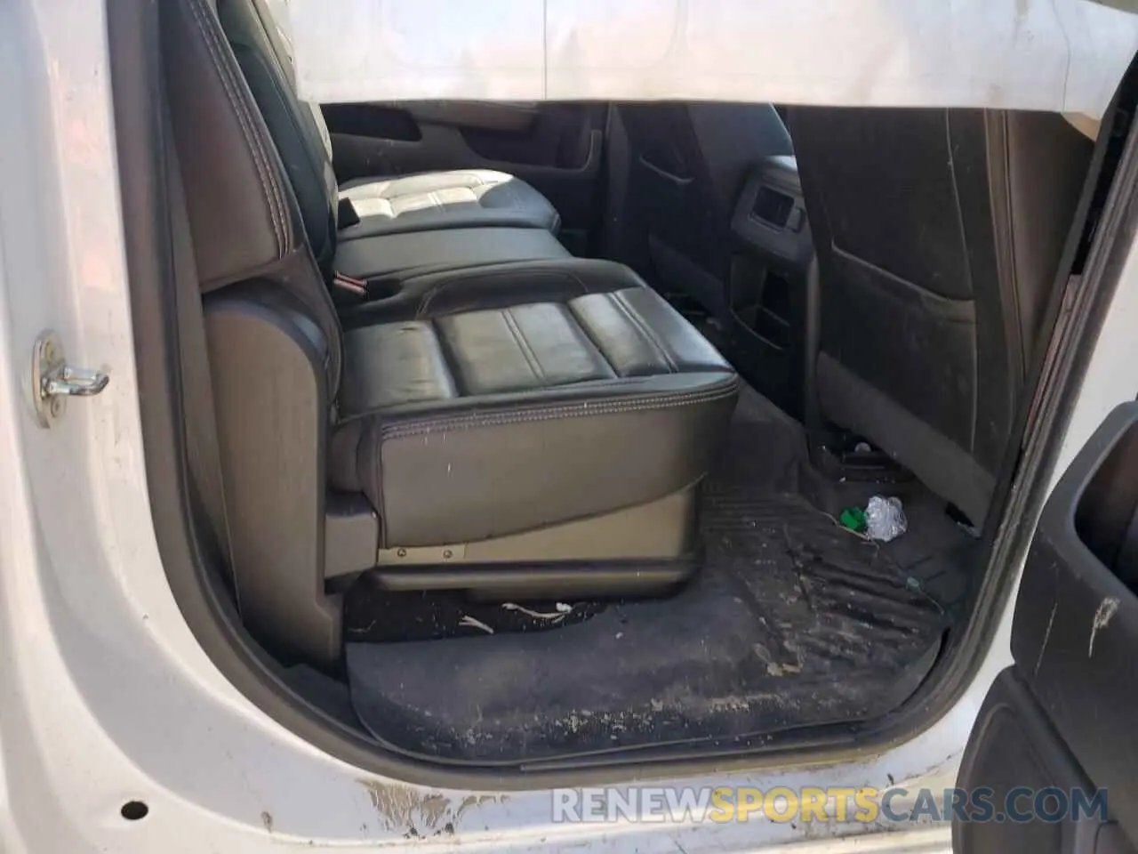 10 Photograph of a damaged car 1GT12SEY2KF106040 GMC SIERRA 2019