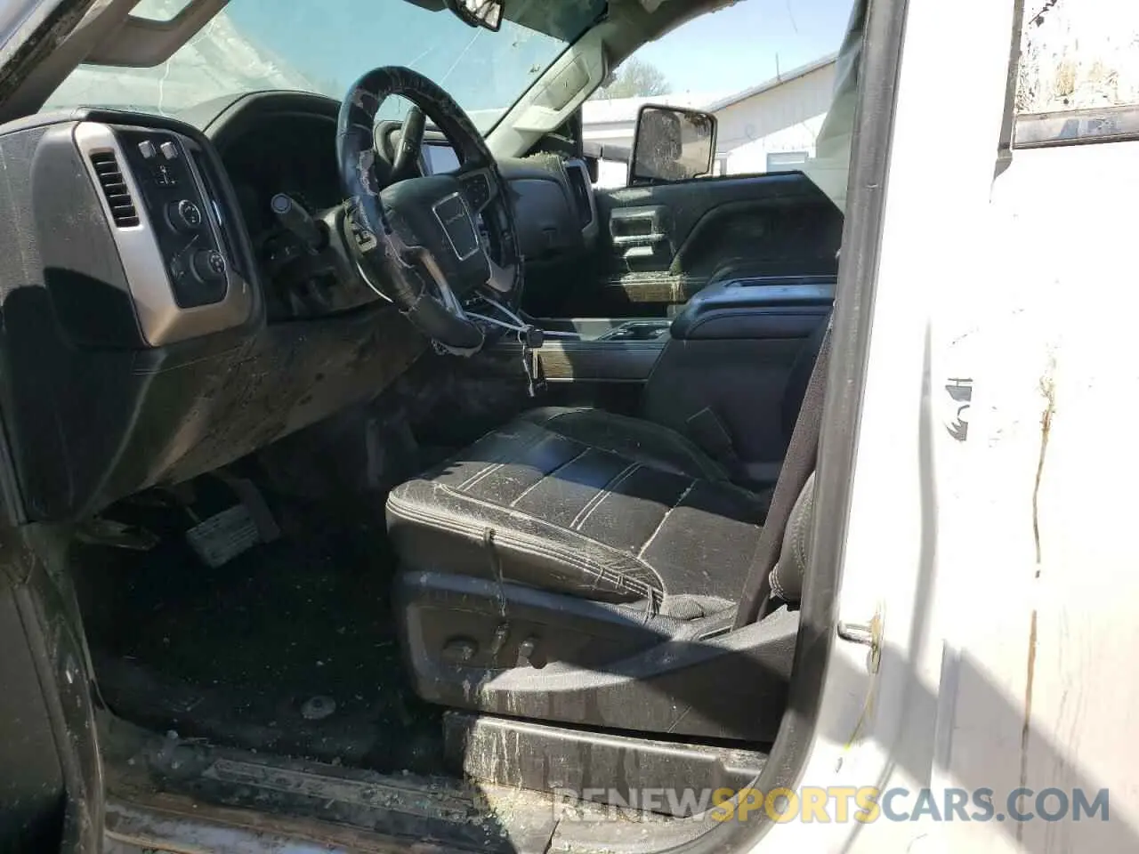 7 Photograph of a damaged car 1GT12SEY2KF106040 GMC SIERRA 2019