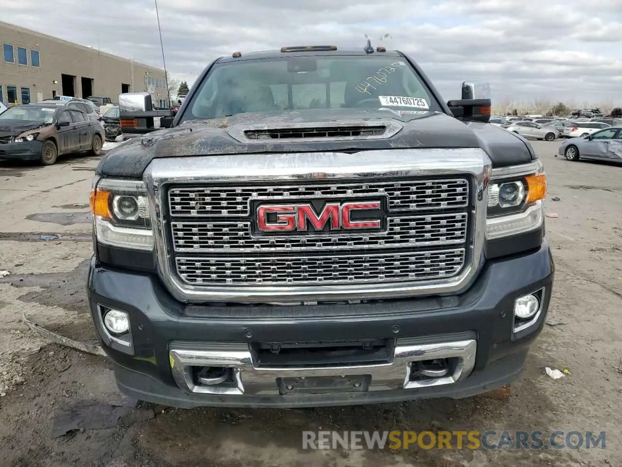 5 Photograph of a damaged car 1GT12SEY4KF112776 GMC SIERRA 2019