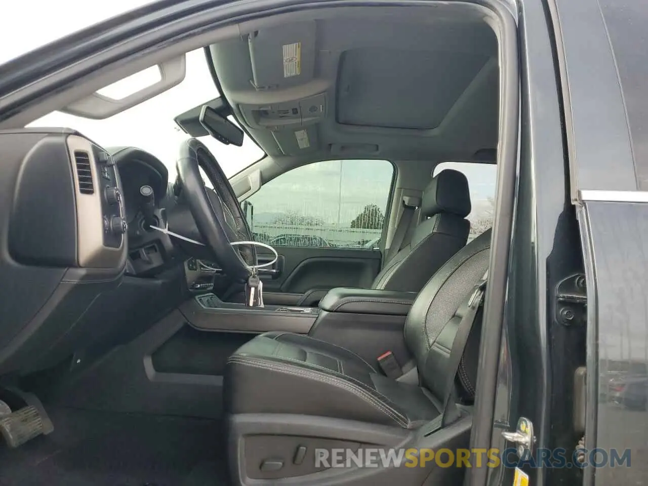 7 Photograph of a damaged car 1GT12SEY4KF112776 GMC SIERRA 2019