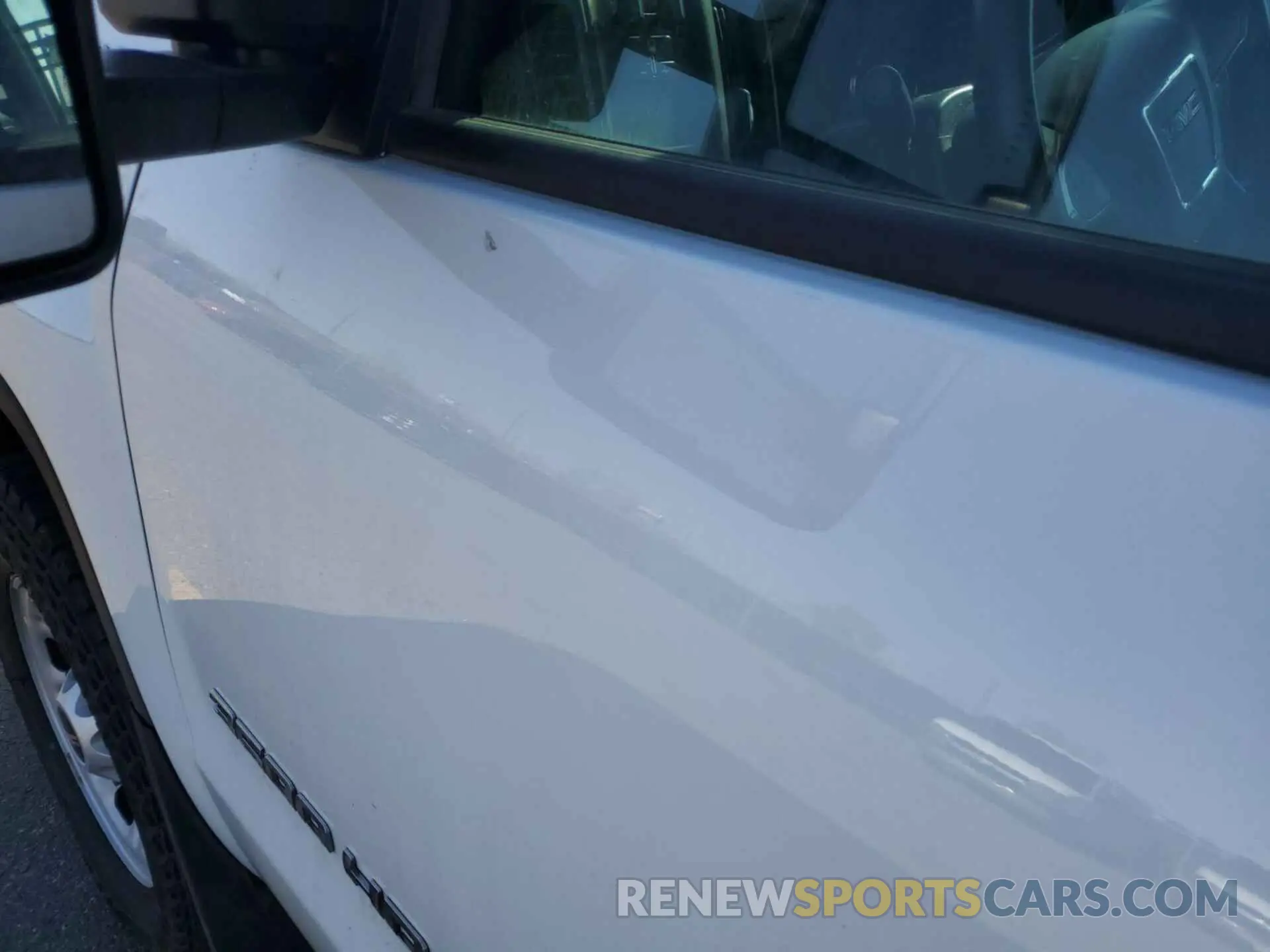 15 Photograph of a damaged car 1GT42TCY5KF247562 GMC SIERRA 2019