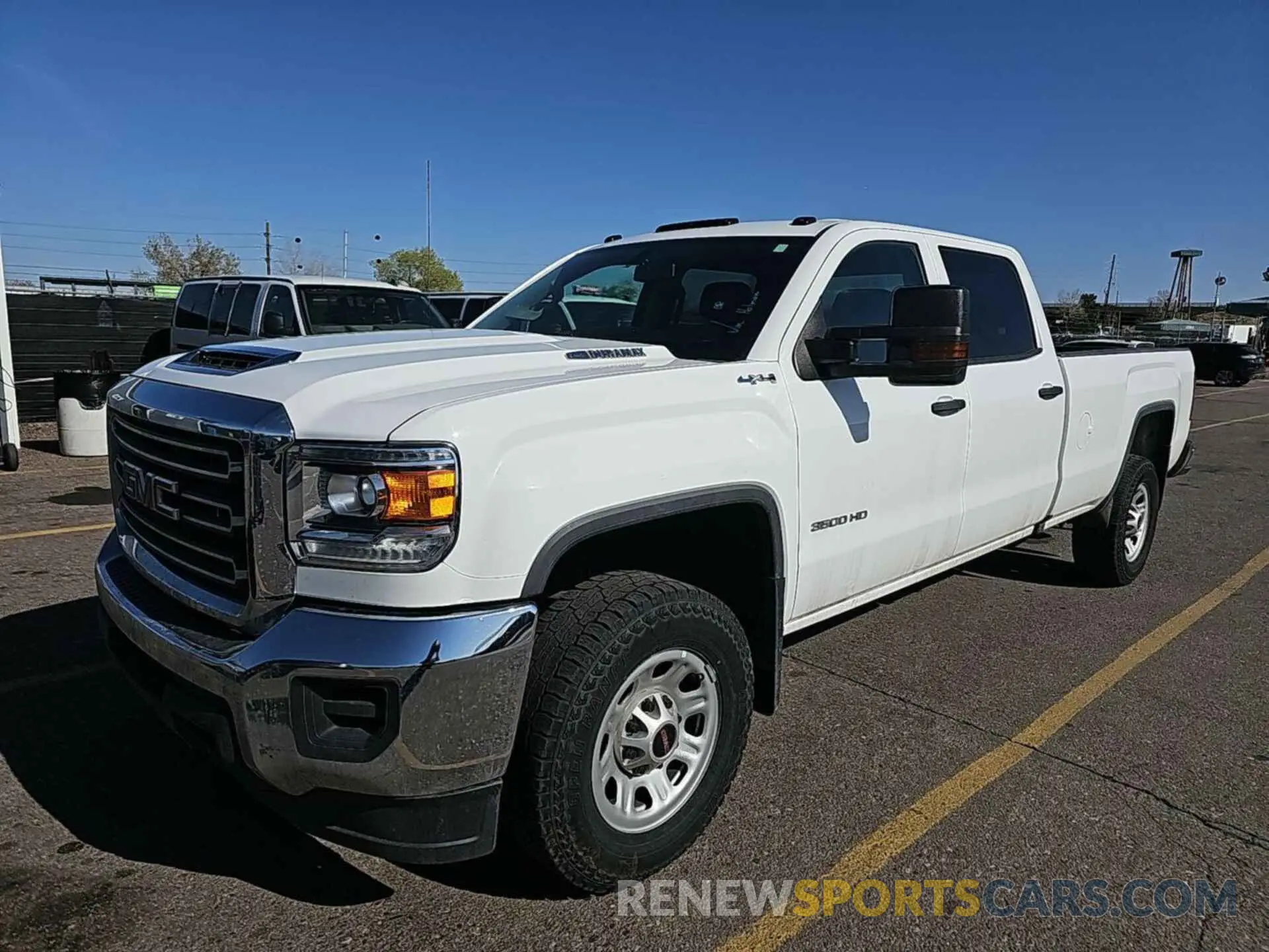 28 Photograph of a damaged car 1GT42TCY5KF247562 GMC SIERRA 2019
