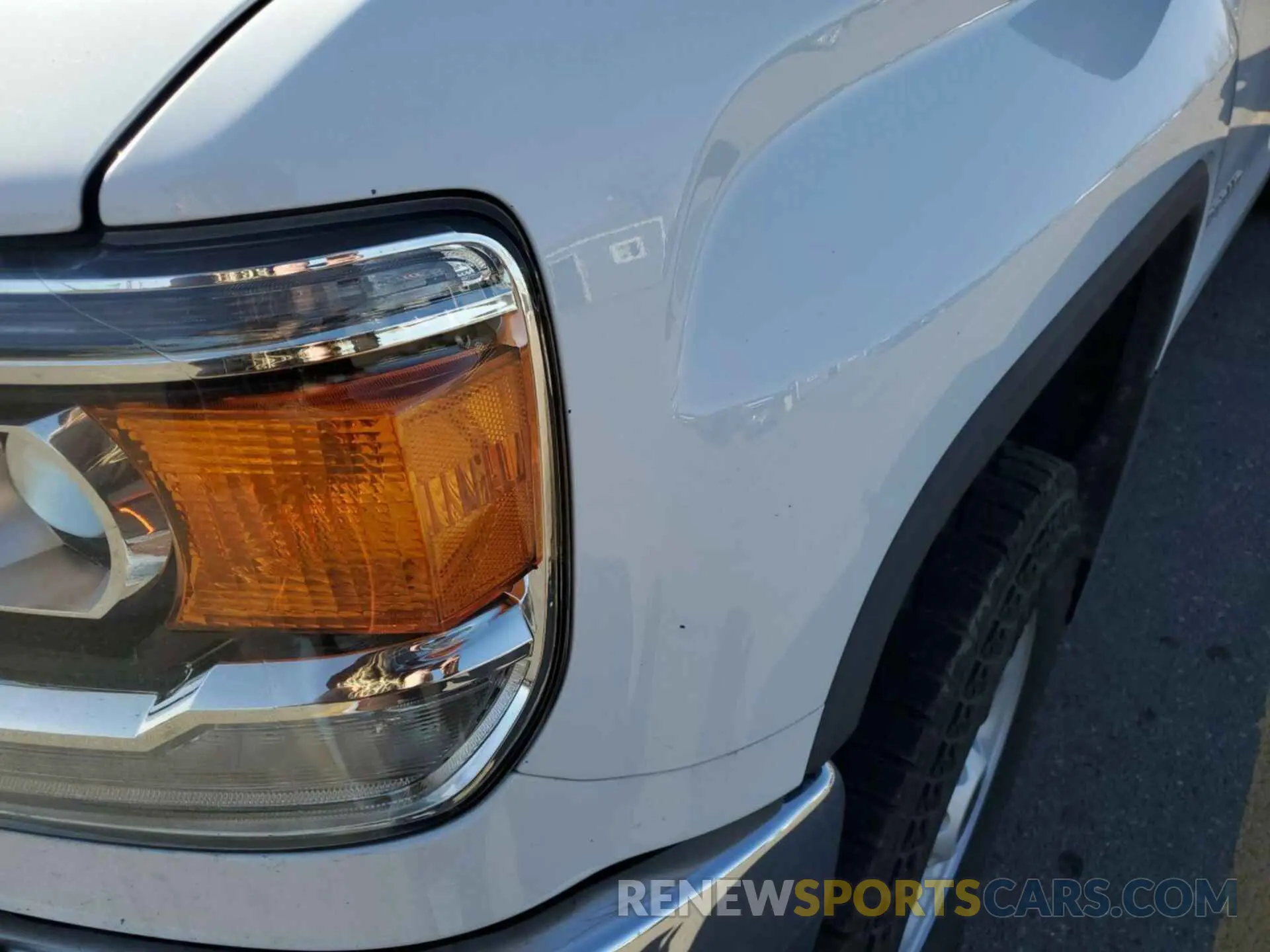 30 Photograph of a damaged car 1GT42TCY5KF247562 GMC SIERRA 2019