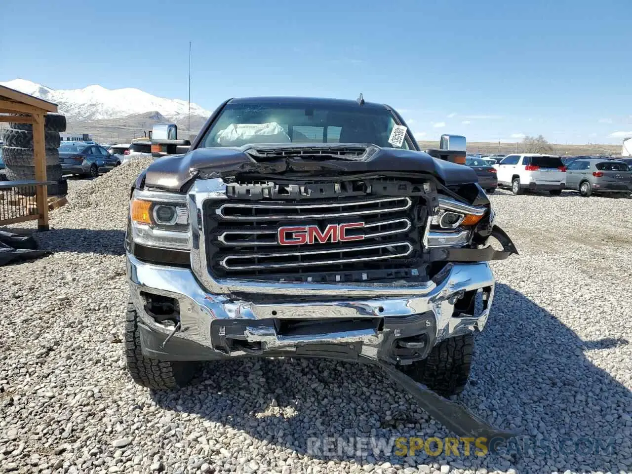 5 Photograph of a damaged car 1GT42VCYXKF152121 GMC SIERRA 2019
