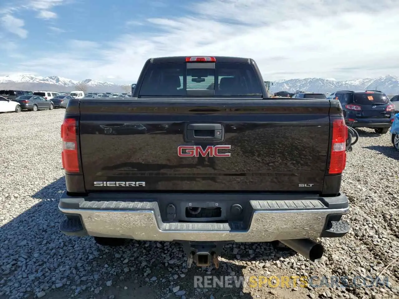 6 Photograph of a damaged car 1GT42VCYXKF152121 GMC SIERRA 2019