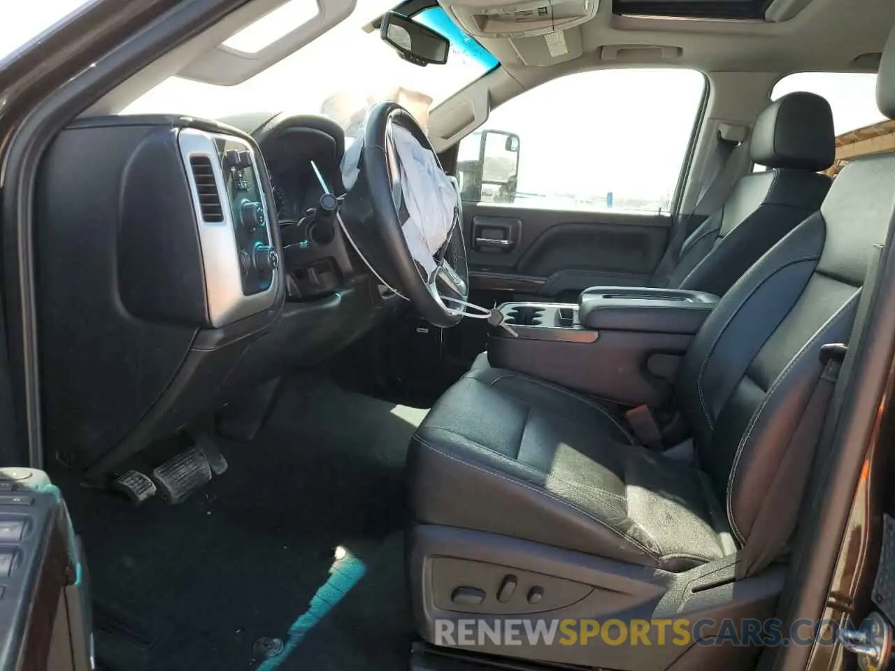 7 Photograph of a damaged car 1GT42VCYXKF152121 GMC SIERRA 2019