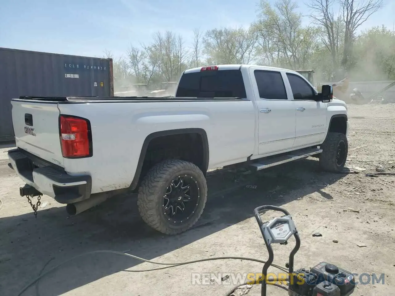 3 Photograph of a damaged car 1GT42WEY2KF160491 GMC SIERRA 2019