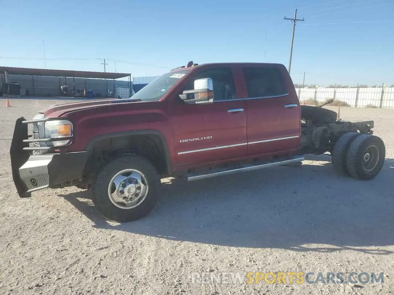 1 Photograph of a damaged car 1GT42WEY4KF154420 GMC SIERRA 2019