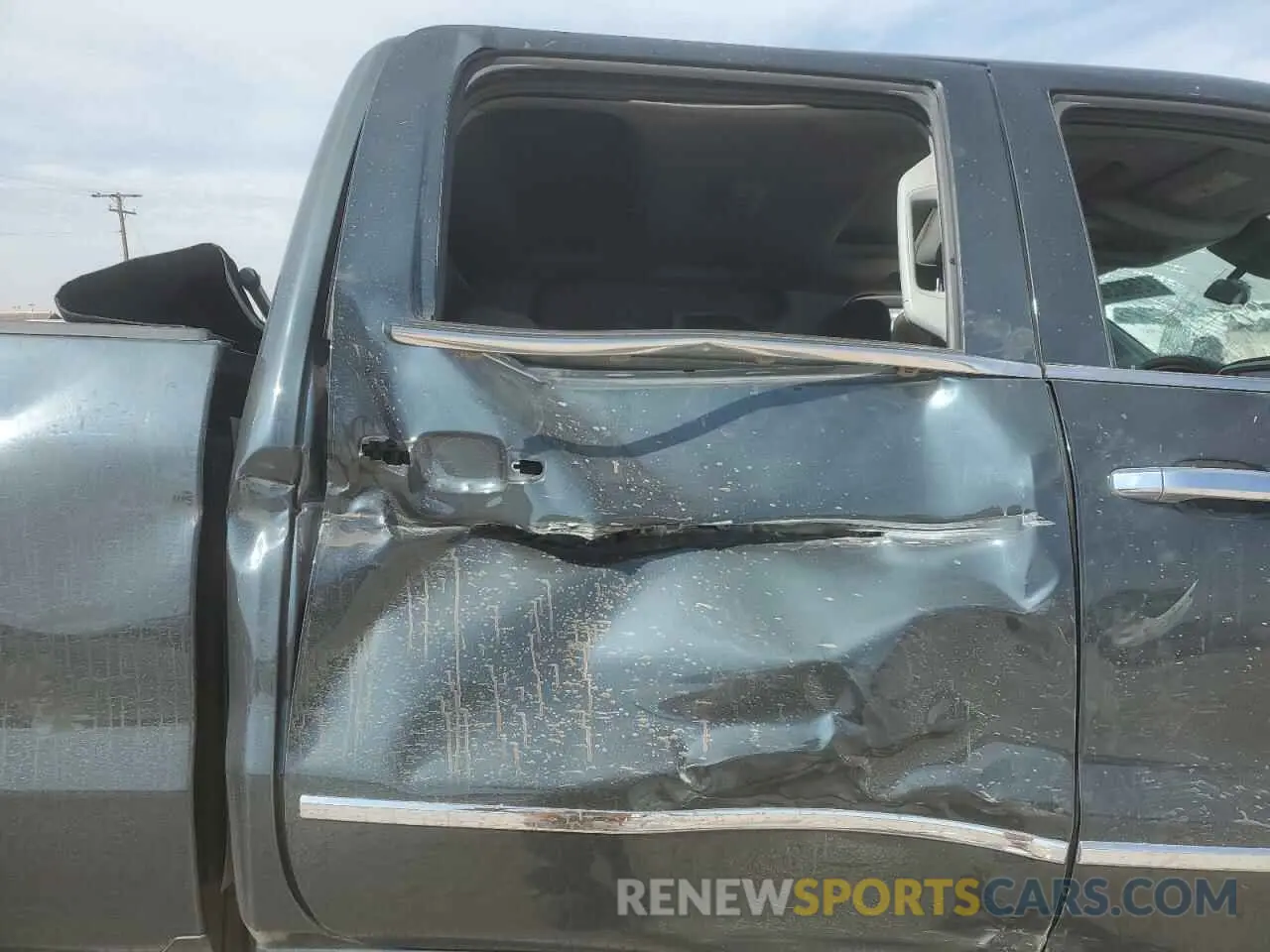 10 Photograph of a damaged car 1GT42WEY6KF163720 GMC SIERRA 2019