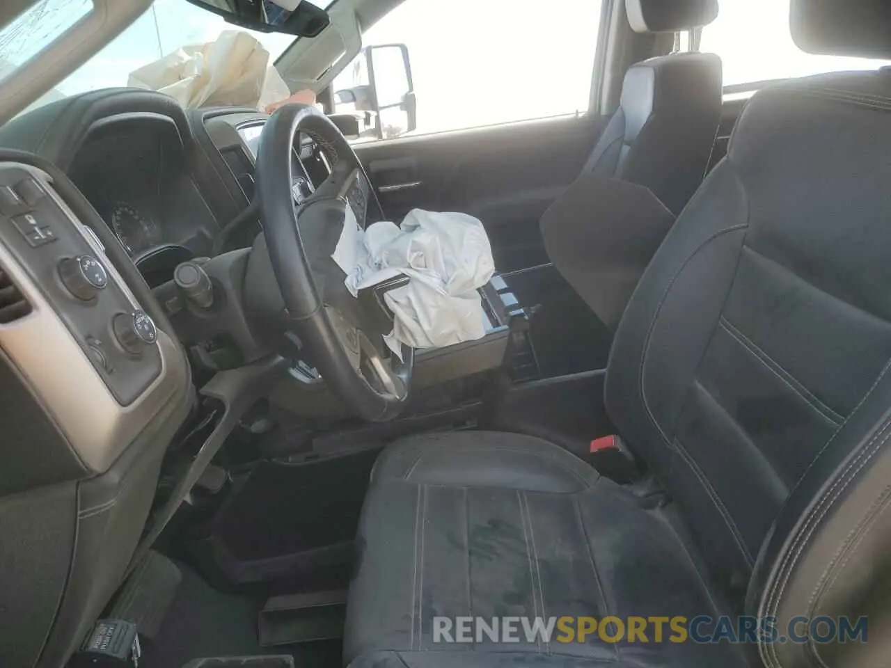 7 Photograph of a damaged car 1GT42WEY6KF163720 GMC SIERRA 2019
