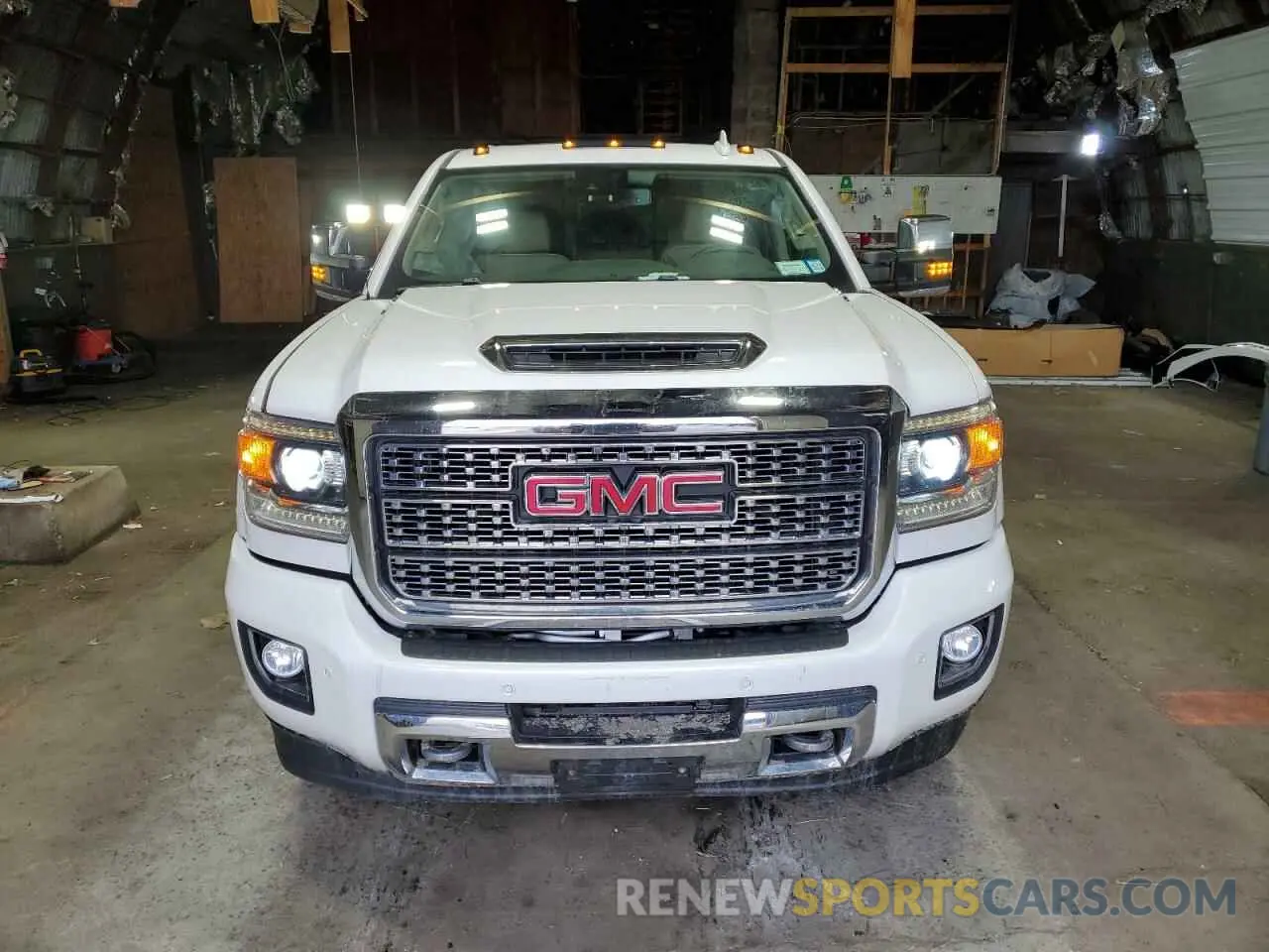 5 Photograph of a damaged car 1GT42WEY6KF250694 GMC SIERRA 2019