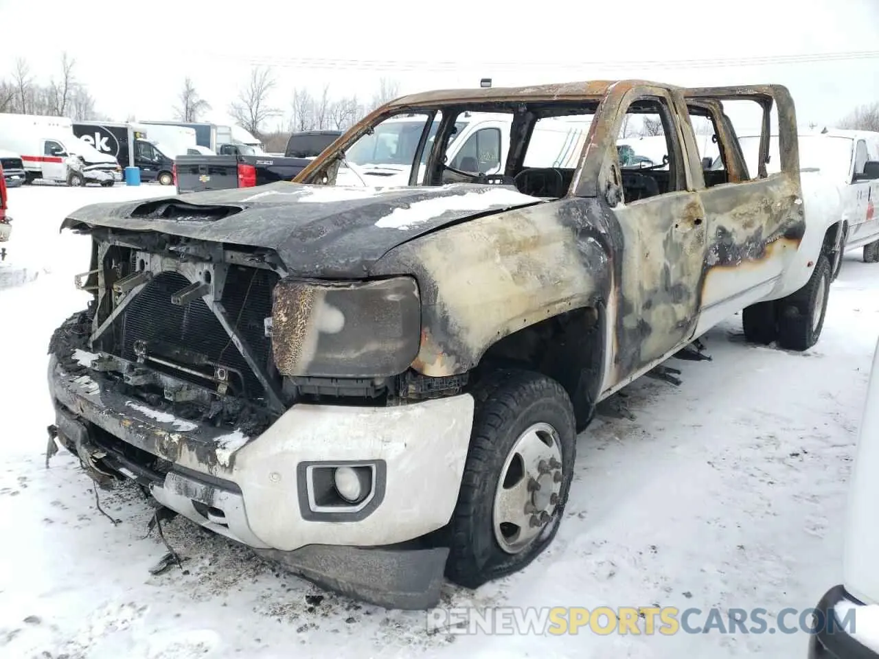 1 Photograph of a damaged car 1GT42WEYXKF150470 GMC SIERRA 2019
