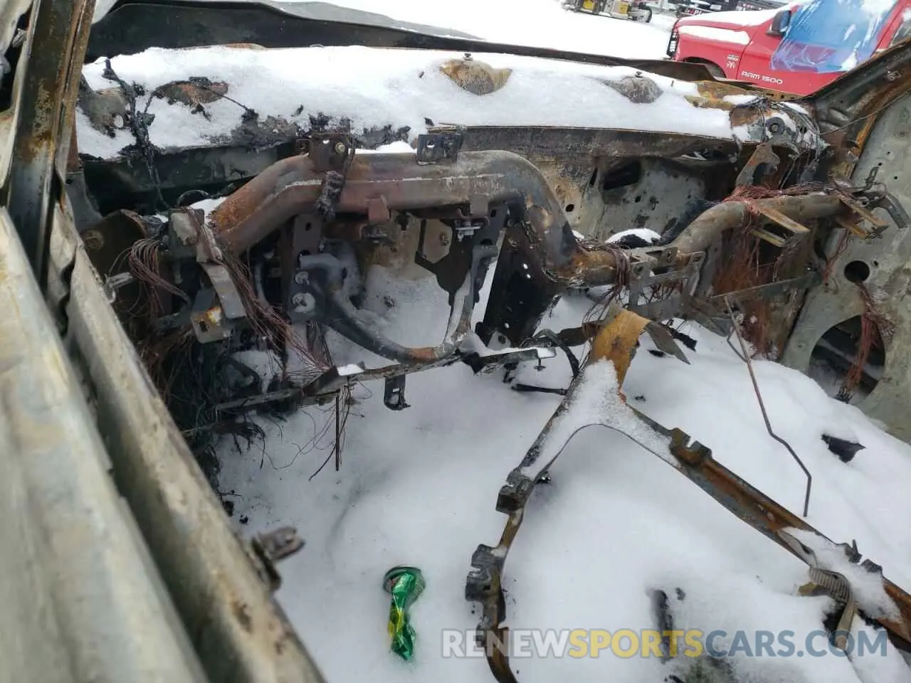 8 Photograph of a damaged car 1GT42WEYXKF150470 GMC SIERRA 2019