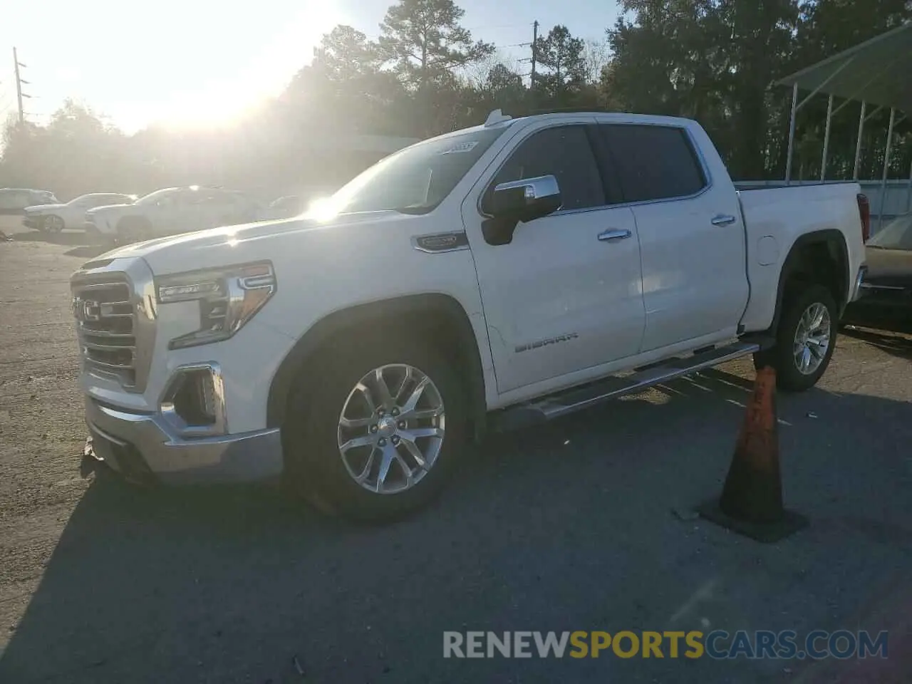 1 Photograph of a damaged car 1GTP8DED7KZ156710 GMC SIERRA 2019
