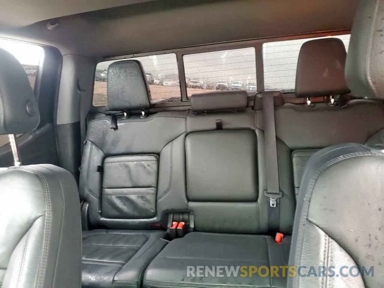 10 Photograph of a damaged car 1GTP8FED2KZ110181 GMC SIERRA 2019