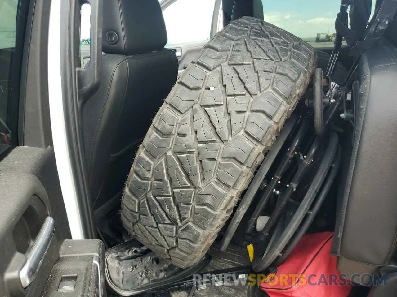 12 Photograph of a damaged car 1GTP9EED4KZ127183 GMC SIERRA 2019