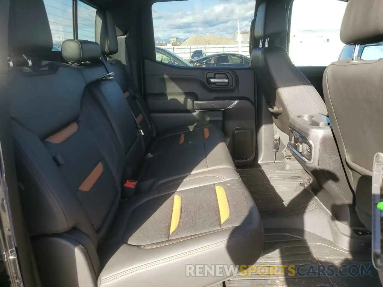 10 Photograph of a damaged car 1GTP9EELXKZ236044 GMC SIERRA 2019