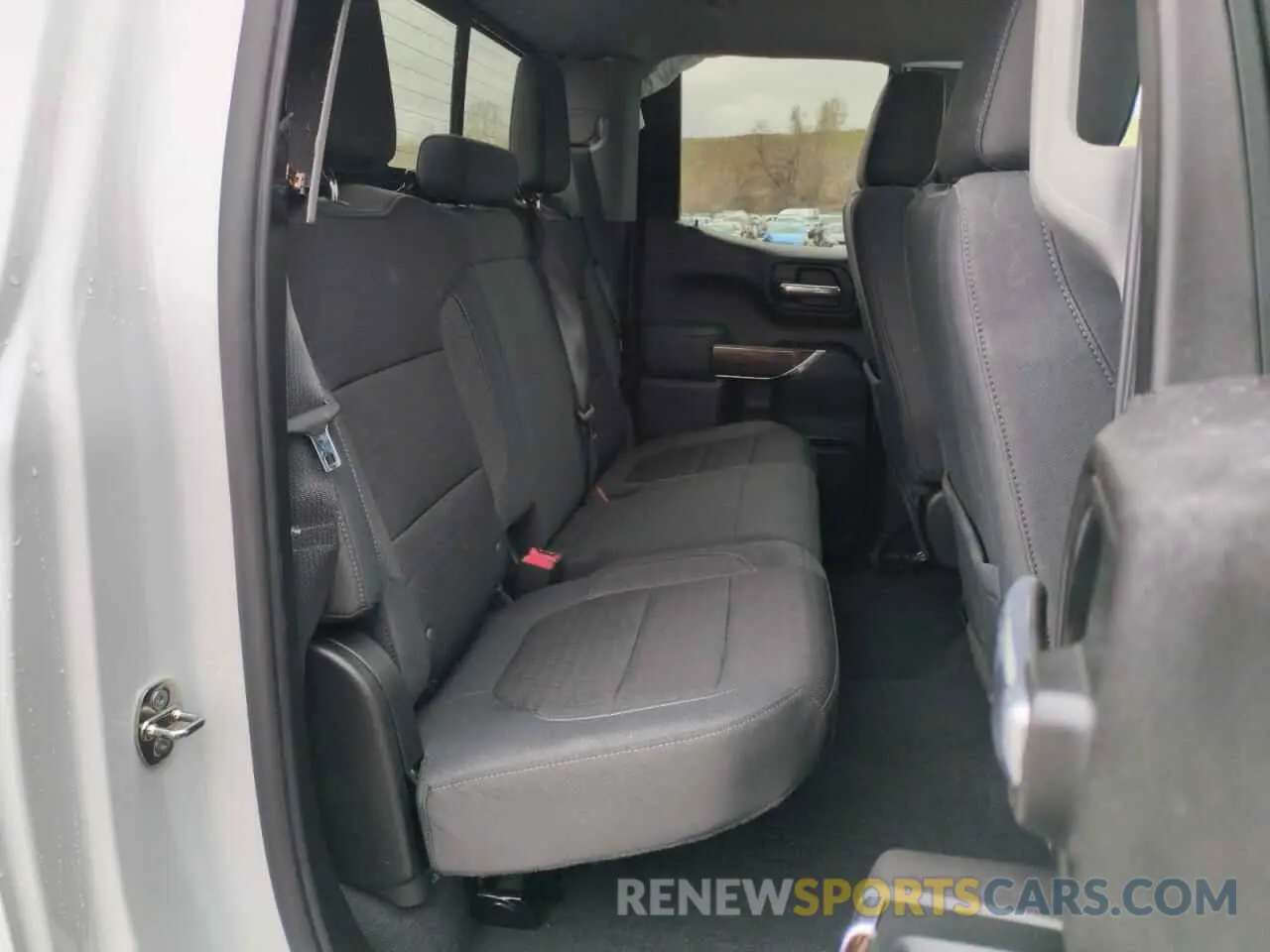 10 Photograph of a damaged car 1GTR9BED4KZ350203 GMC SIERRA 2019