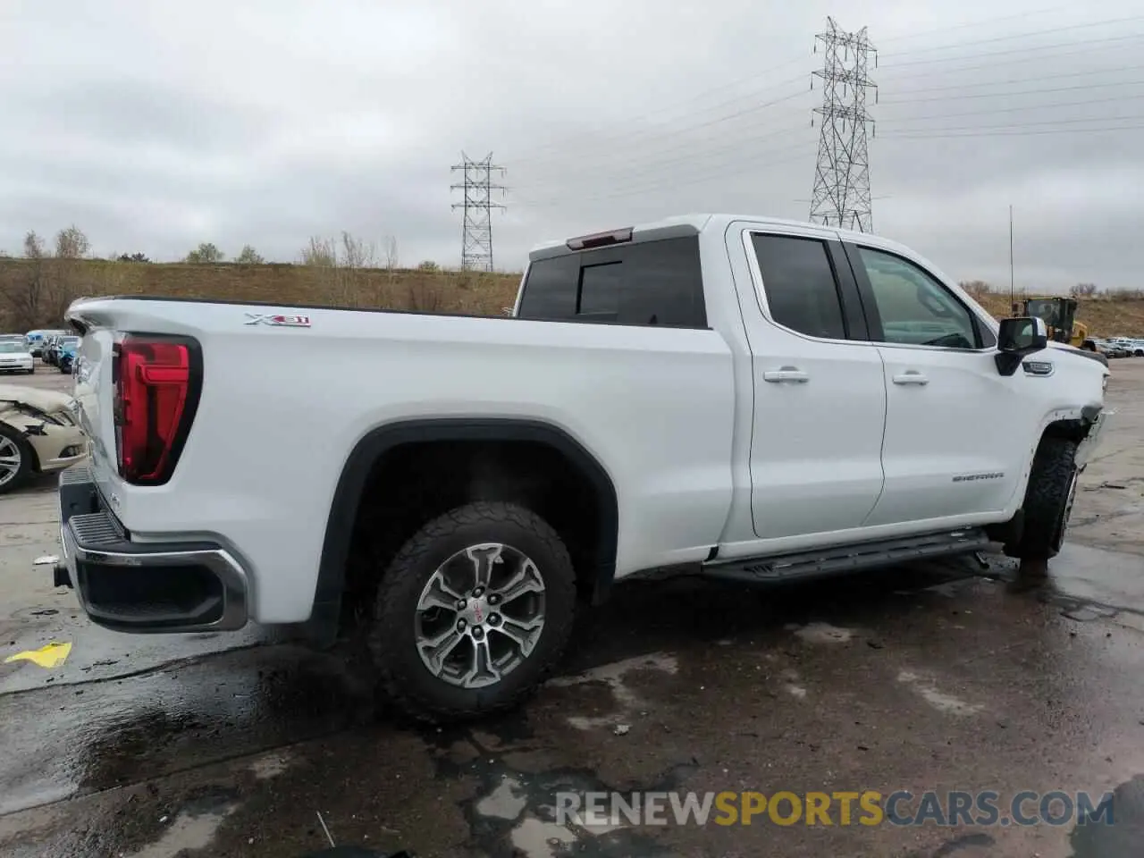 3 Photograph of a damaged car 1GTR9BED4KZ350203 GMC SIERRA 2019