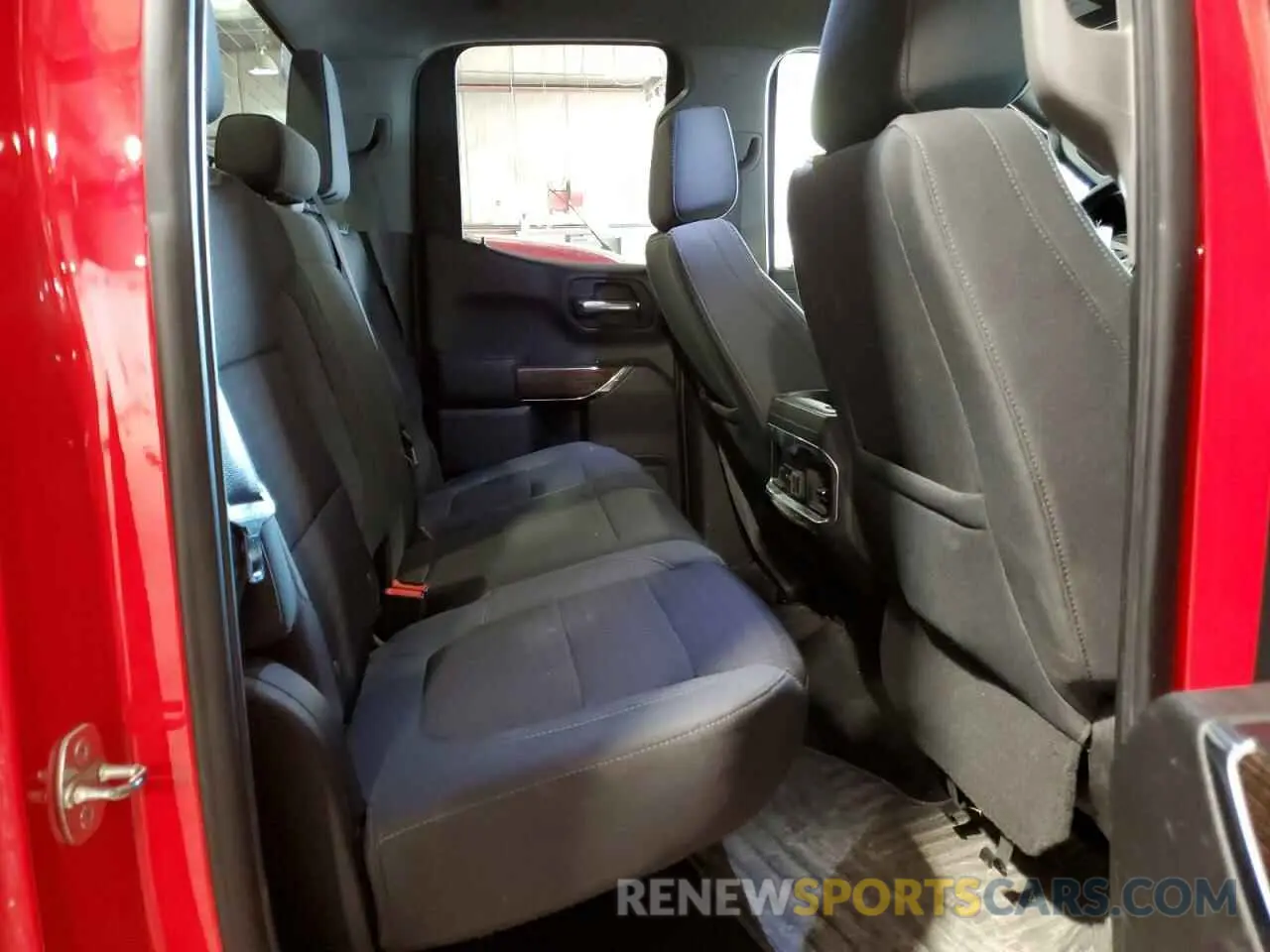 10 Photograph of a damaged car 1GTR9CED1KZ192747 GMC SIERRA 2019