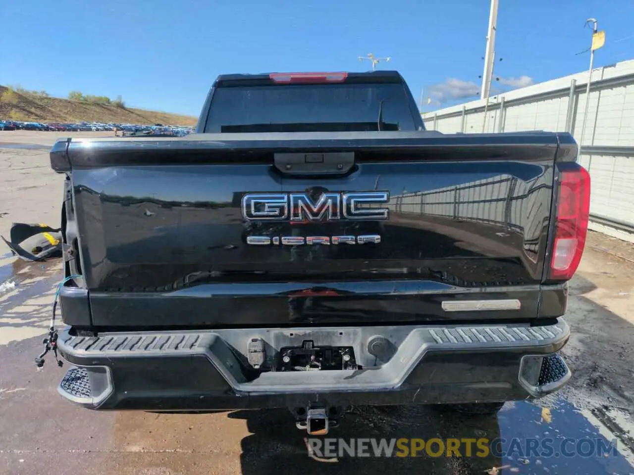 6 Photograph of a damaged car 1GTR9CEK3KZ336586 GMC SIERRA 2019