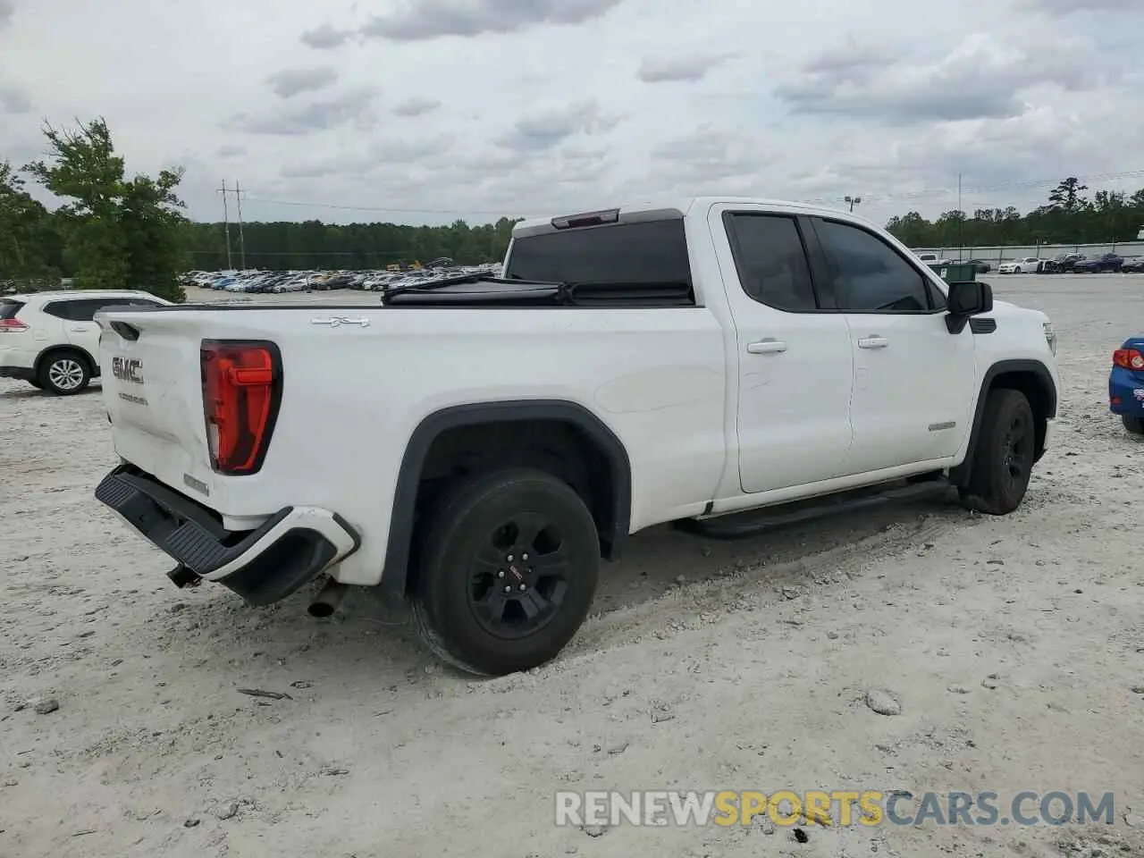 3 Photograph of a damaged car 1GTR9CEK3KZ337270 GMC SIERRA 2019