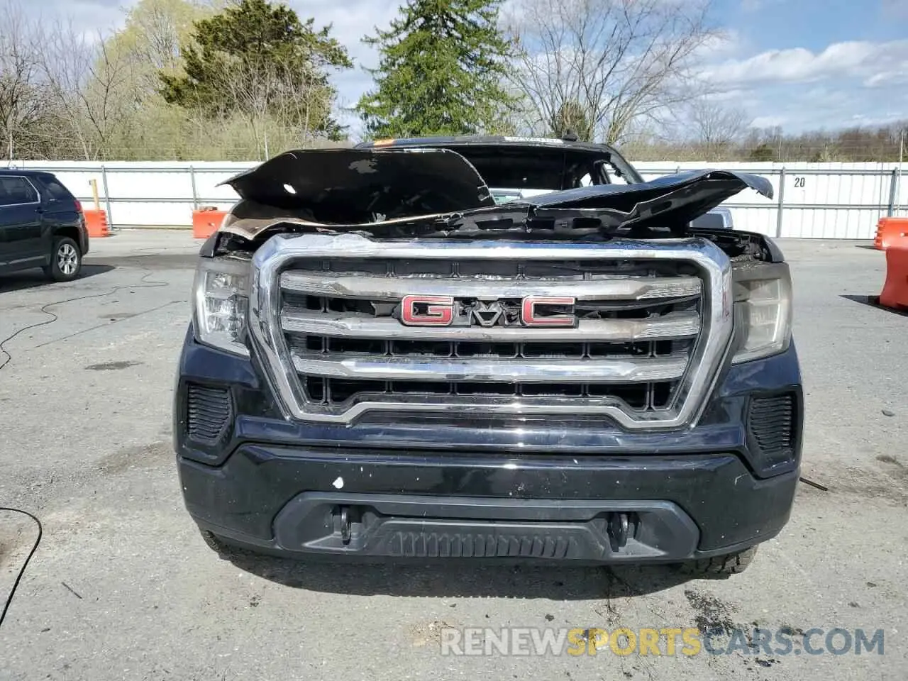 5 Photograph of a damaged car 1GTU9BED2KZ232225 GMC SIERRA 2019