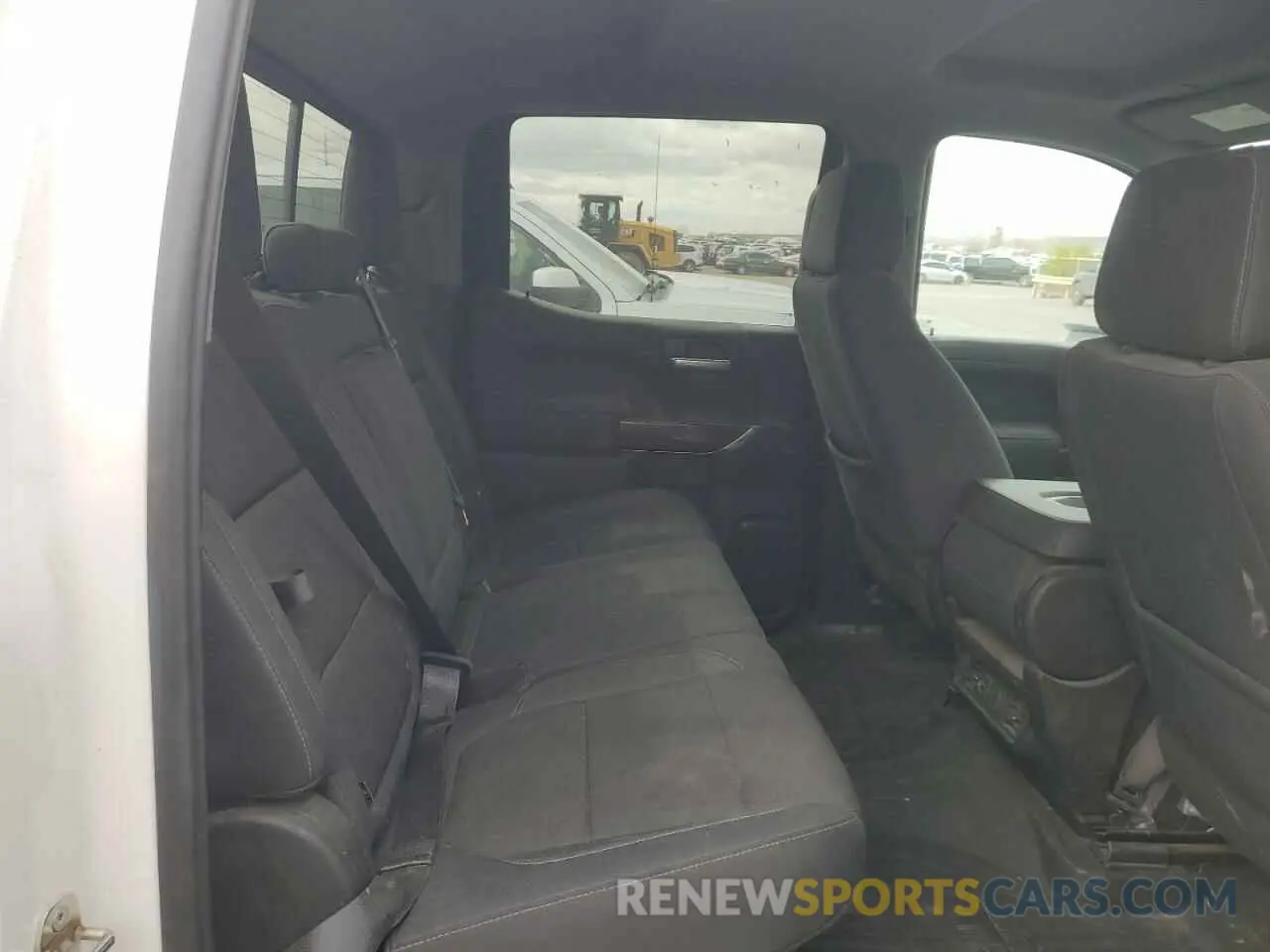 10 Photograph of a damaged car 1GTU9BED7KZ268170 GMC SIERRA 2019