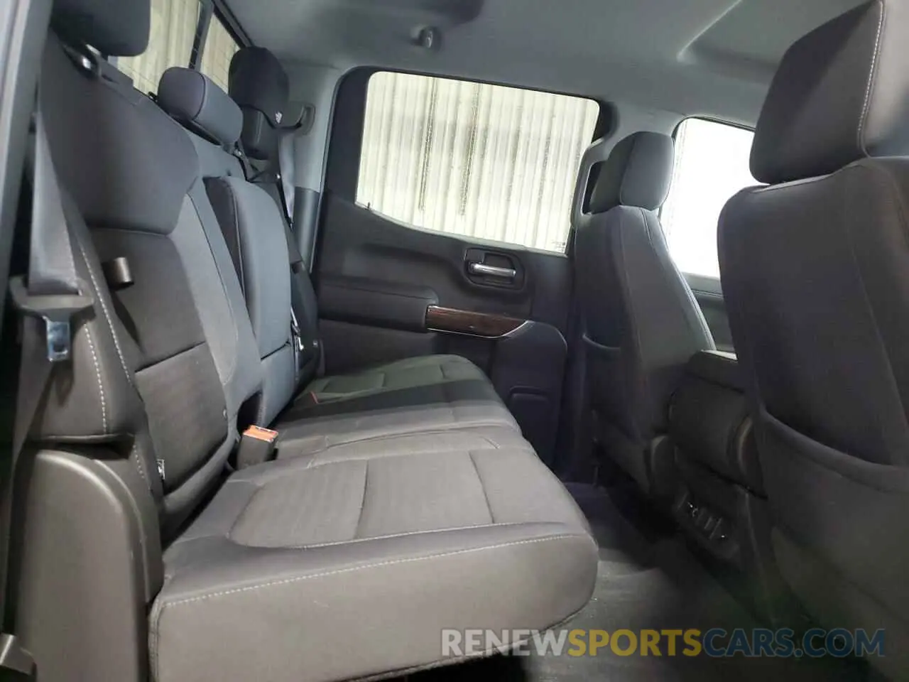 10 Photograph of a damaged car 1GTU9BED8KZ345998 GMC SIERRA 2019