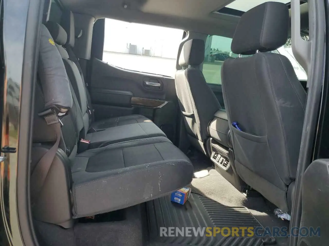 10 Photograph of a damaged car 1GTU9BED8KZ423311 GMC SIERRA 2019