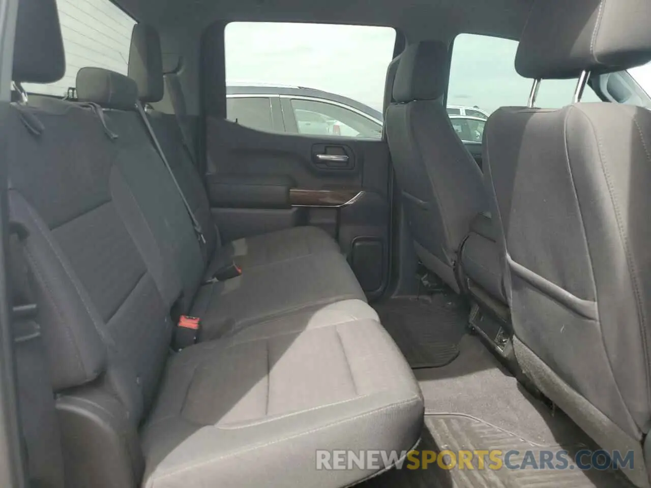 10 Photograph of a damaged car 1GTU9BEDXKZ239150 GMC SIERRA 2019