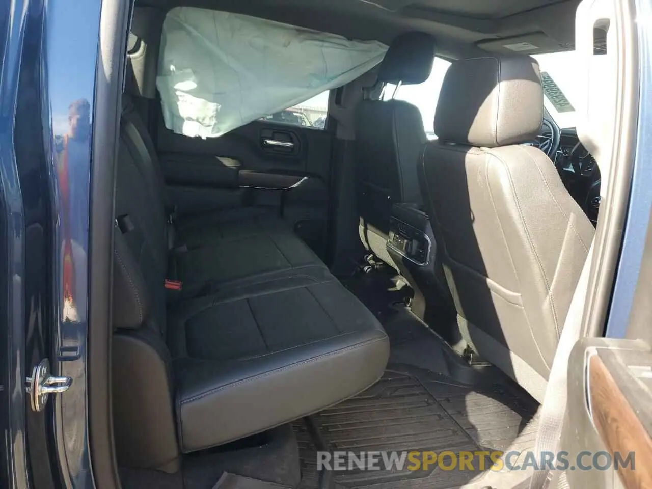10 Photograph of a damaged car 1GTU9DED2KZ174533 GMC SIERRA 2019