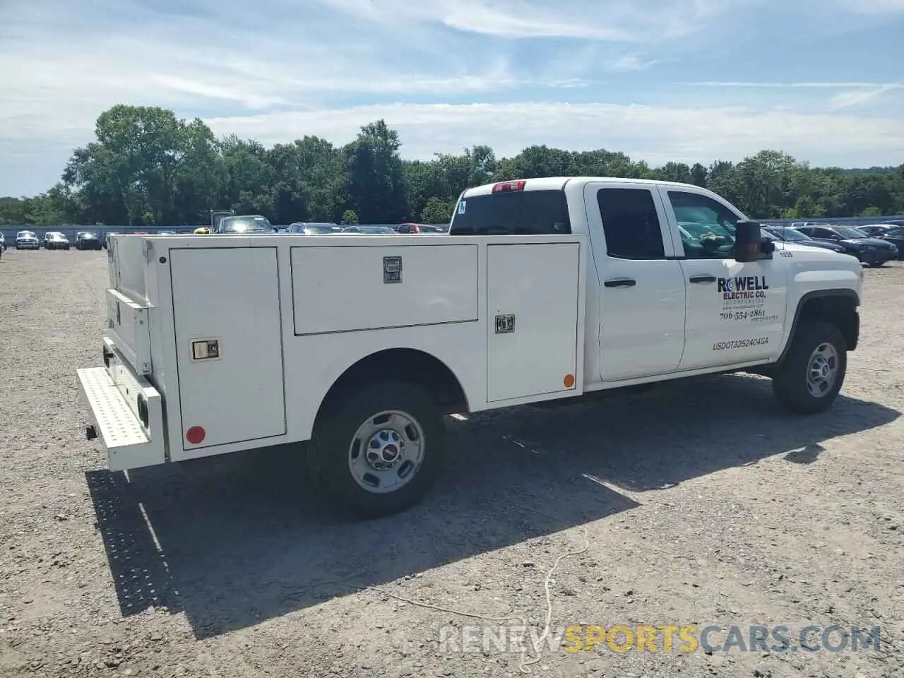 3 Photograph of a damaged car 2GD21NEG9K1201407 GMC SIERRA 2019