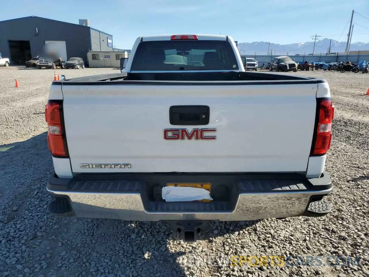 6 Photograph of a damaged car 2GT22NEG1K1209101 GMC SIERRA 2019