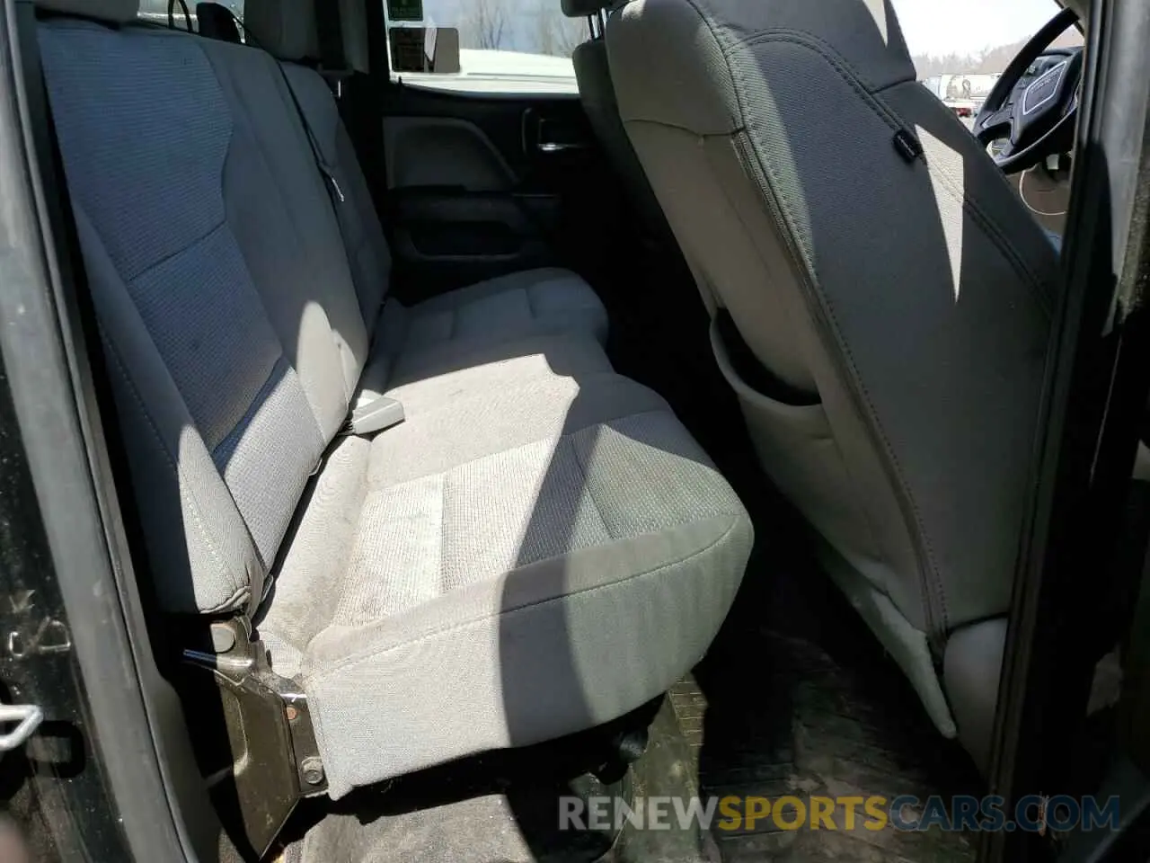 10 Photograph of a damaged car 2GT22NEG1K1223659 GMC SIERRA 2019