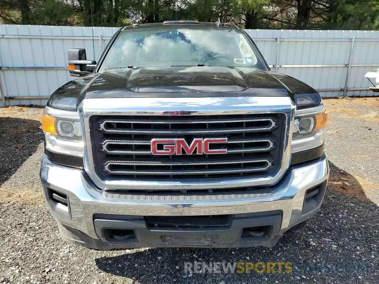 5 Photograph of a damaged car 2GT22NEG1K1223659 GMC SIERRA 2019