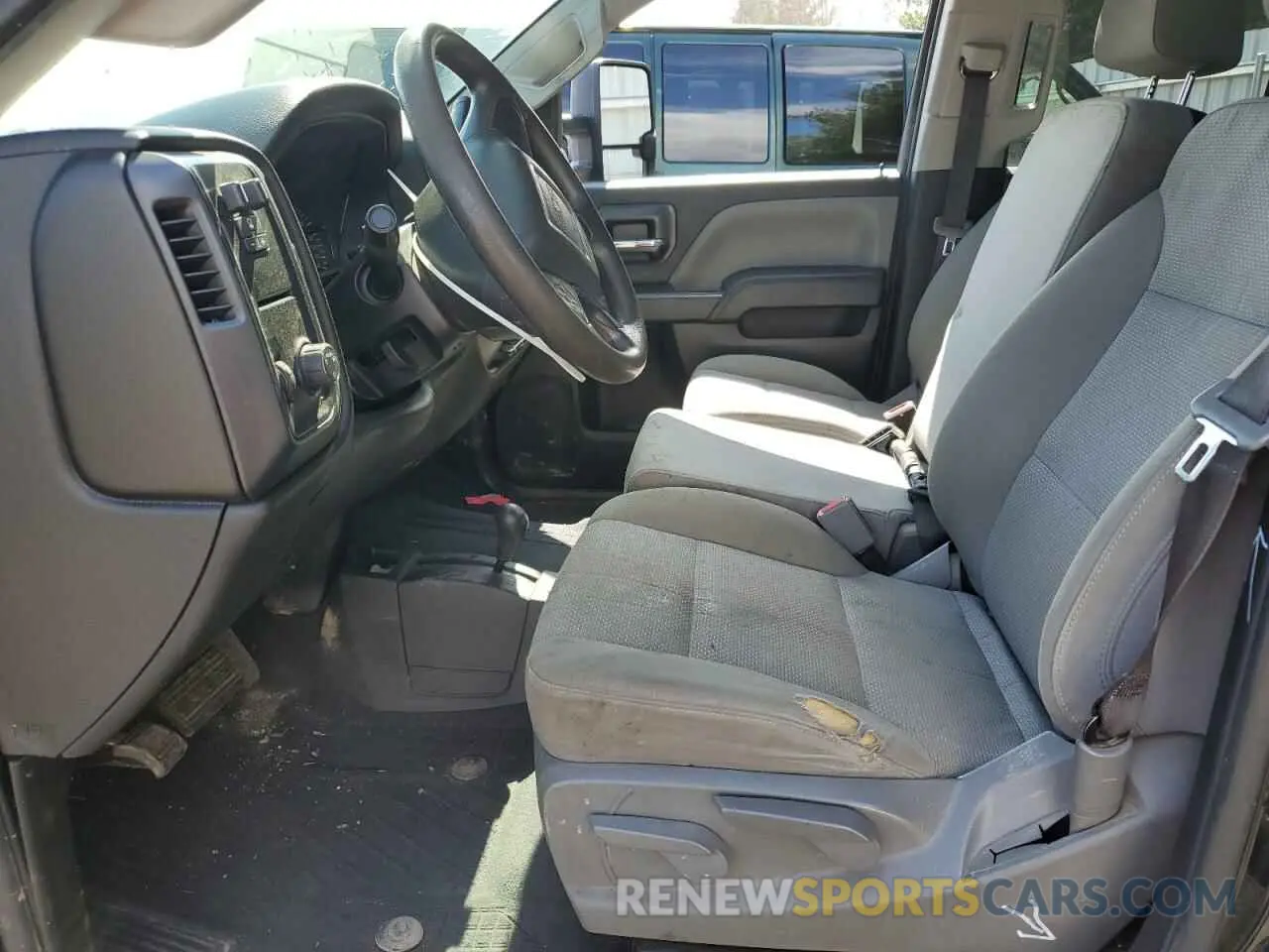 7 Photograph of a damaged car 2GT22NEG1K1223659 GMC SIERRA 2019