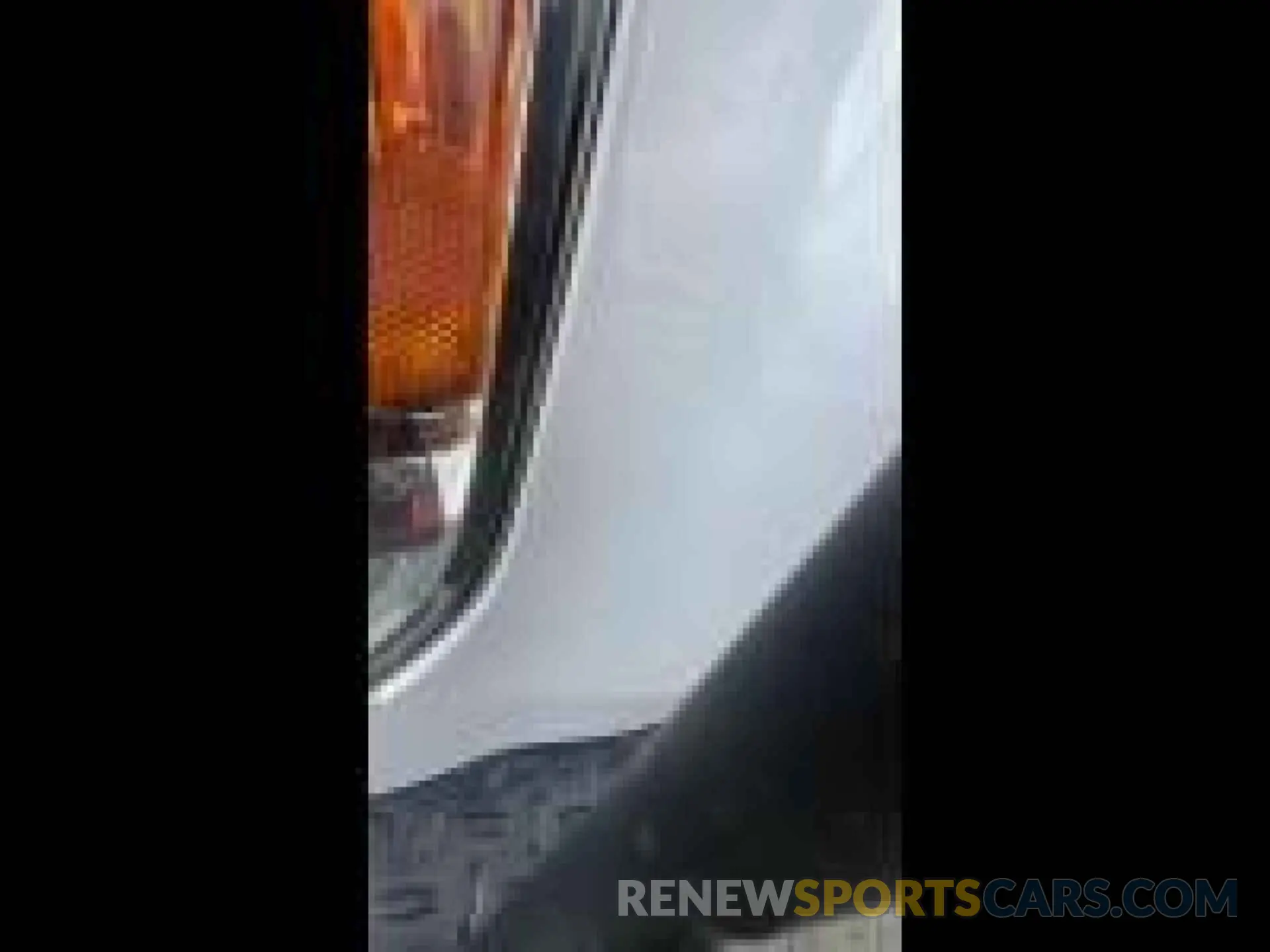 18 Photograph of a damaged car 2GT22NEG3K1225073 GMC SIERRA 2019