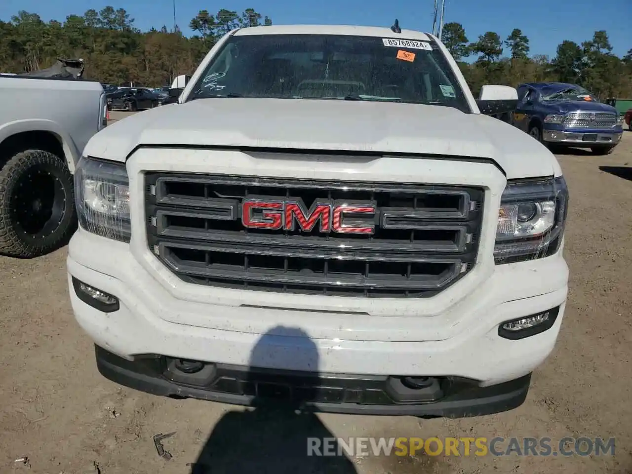 5 Photograph of a damaged car 2GTR1LEC5K1160195 GMC SIERRA 2019