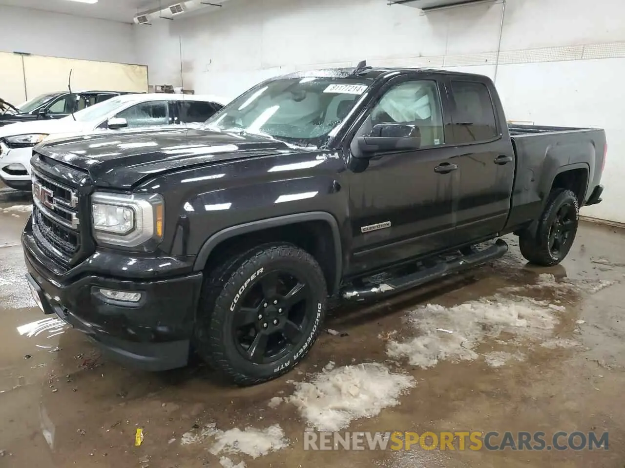 1 Photograph of a damaged car 2GTV2LEC0K1124314 GMC SIERRA 2019